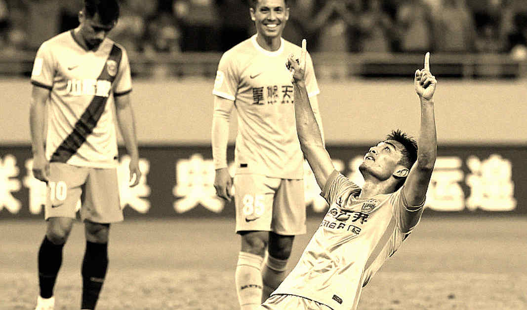 লাল নোটিশের ছায়ায় পিচ: করের লেজার, ইন্টারপোলের খাতা আর ফুটবলের নীরব হিসাব