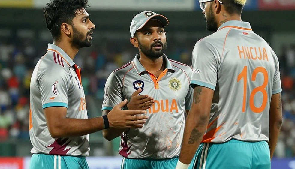 ৮৮ দিনের করিডর: ঢাকা প্রিমিয়ার লিগের লকার রুম থেকে পাওয়া এক মৌসুমের পাঠ